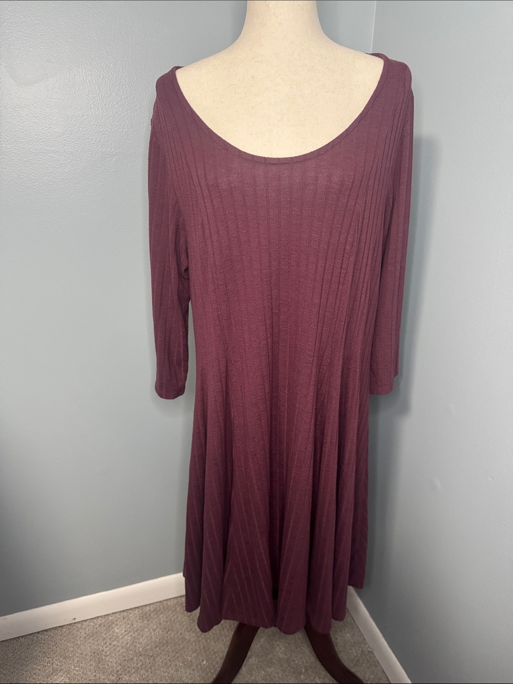torrid Women’s Purple/Burgundy Scoop-Neck Midi Dress Sz 2